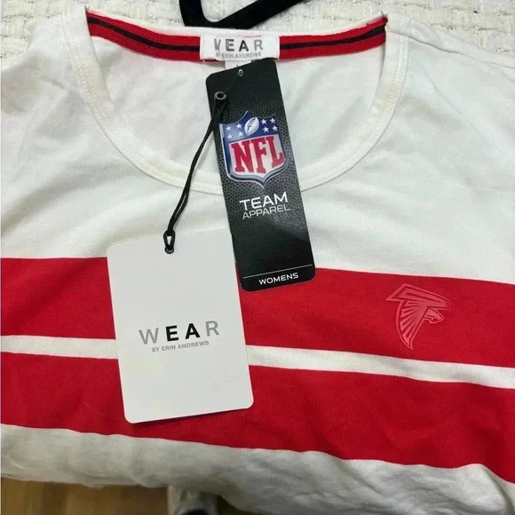 NWT Atlanta Falcons WEAR By Erin Andrews Women's T-Shirt - White NFL - Picture 3 of 4